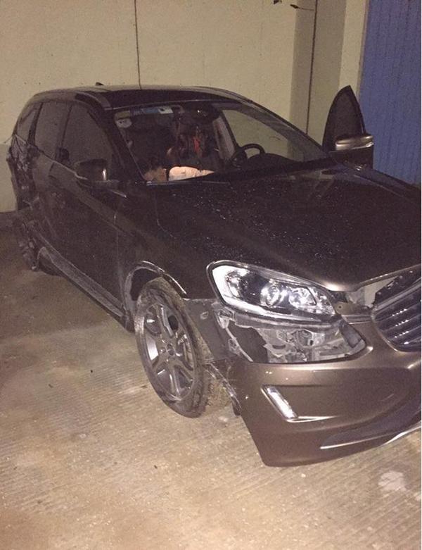 为避让事故车 沃尔沃xc60被连环撞