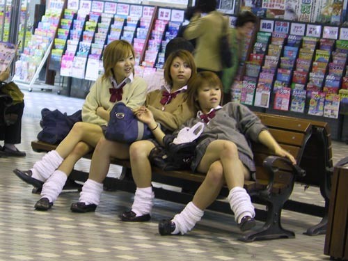 日本女高中生制服演变史,这样以后一定只穿内裤
