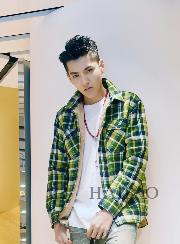 吴亦凡vs陈伟霆 天蝎男抱娃实力悬殊