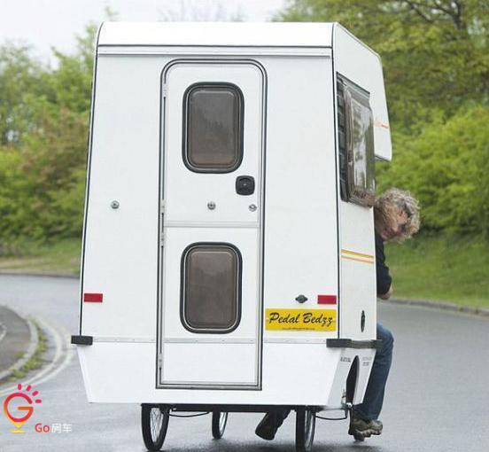 英国牛人手工打造世界最小房车