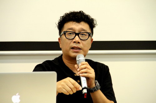 庞龙老师授课中