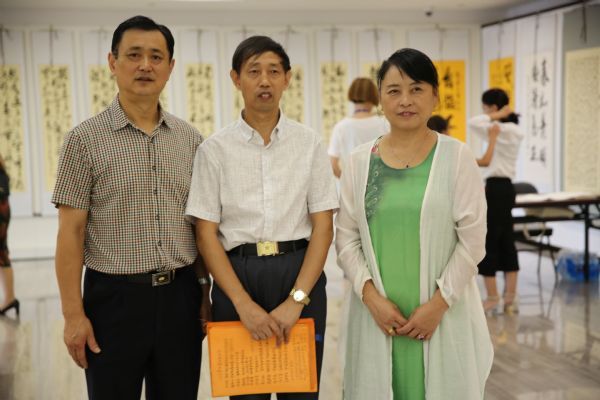 " 原全国人大新闻局局长傅强年赞叹道,傅局长对毛先生的作品有着极高