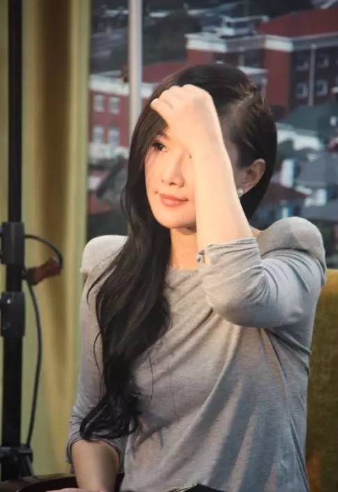 时隔数十年,我们第一次看到陈怡回忆她和张涛,回忆她和非常周末