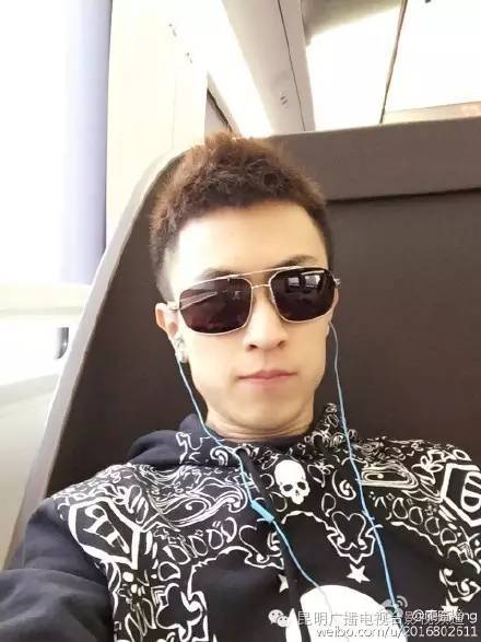 另外两人则是万达公子王思聪 以及被封"励志哥"威少的俞威 秦奋king是