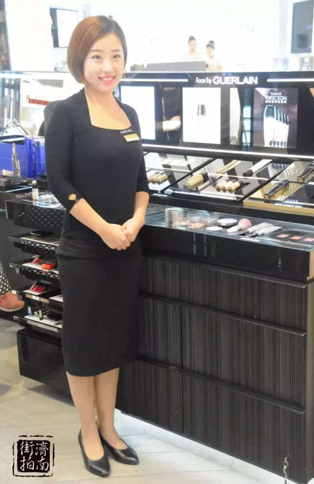 现在化妆品专柜的柜姐,颜值都逆天啊!