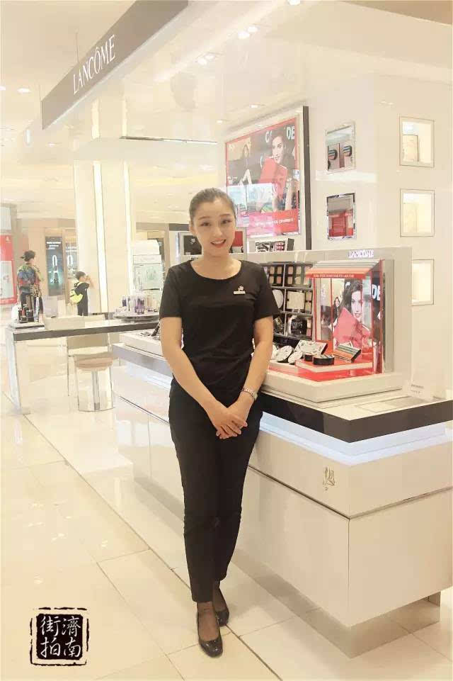 现在化妆品专柜的柜姐,颜值都逆天啊!