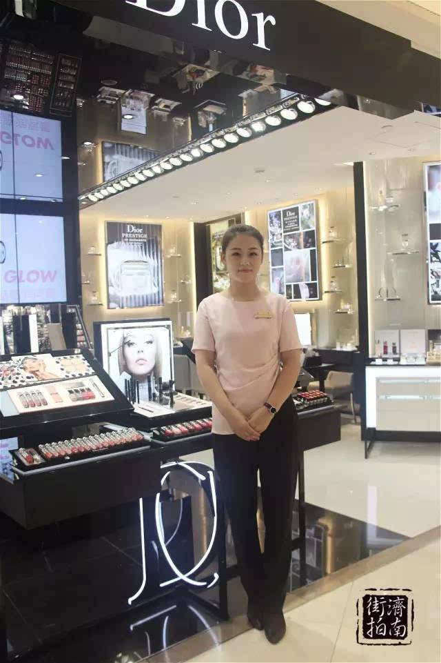 现在化妆品专柜的柜姐,颜值都逆天啊!