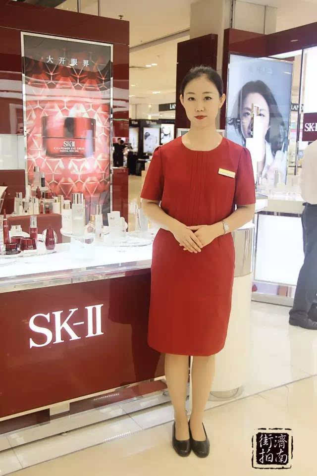 现在化妆品专柜的柜姐,颜值都逆天啊!