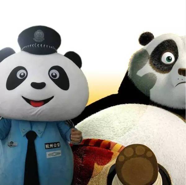 黄线"已经泛滥朋友圈了 还是去西湖边找找这个萌出一脸血的熊猫警察吧
