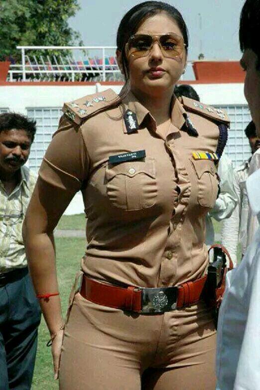 你以为印度女警都是这样的 实际上却是如此这般?