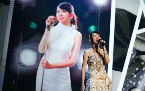 孟庭苇助阵,卓依婷30周年巡回演唱会"依然记得"