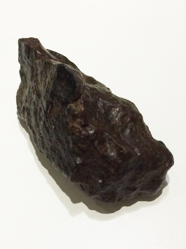 小说里的玄铁,寒铁是陨石吗?有价值吗?