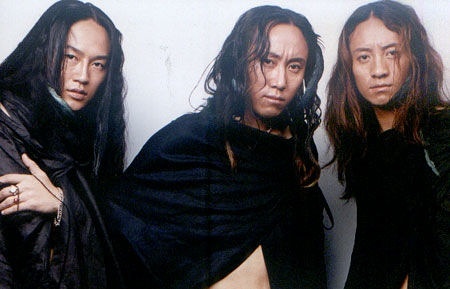 彝人制造 --- 中间主唱长得颇像国内金属旋死第一人江涛