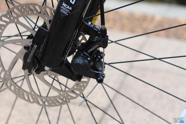 刹车采用的是彦豪的160mm高效碟刹,搭配tektro夹器,对于这套碟刹的