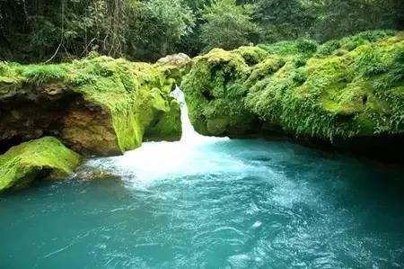 广西巴马水晶宫 14 地下河地貌景观地 广西百朗地下河 15 岩溶天坑(群