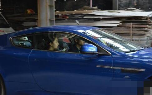 宋小宝出轨女粉丝小品王宋小宝百万级豪华座驾