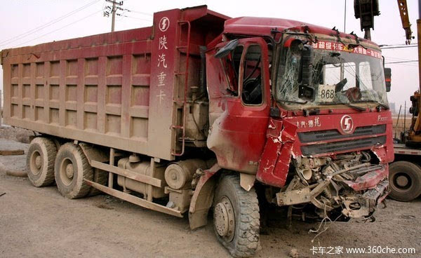 普货司机躲着走 工程车为何名声那么差?