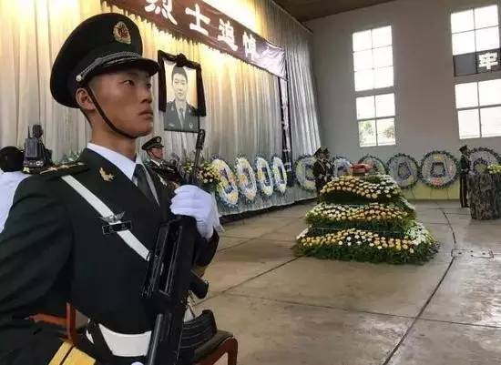 英雄走好!"抗洪勇士"刘景泰烈士追悼会今天举行