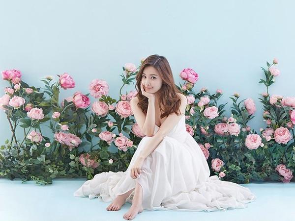 北京婚纱摄影高清大图:花朵婚纱照,软妹子最爱-时尚频道-手机搜狐