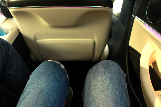后排乘客绝佳的体验,智能的科技配置,超大的乘坐空间以及面面俱到的