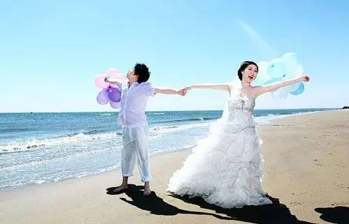 在海边拍婚纱照_海边拍婚纱照的风格(2)