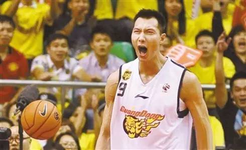 全程英文轻松应对采访,这一次重回NBA易建联