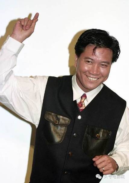59岁万梓良低调告退 周星驰吴孟达为他说相声让人唏嘘