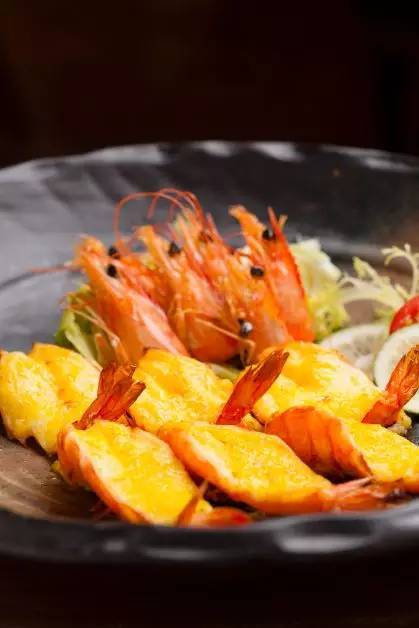 孜然呢) 外酥里嫩,动筷开吃,一条39元 菜品6:海胆黄金酱焗大虾虾的不