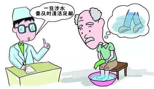 网传女生蹚水过地下通道被蛇咬伤,是真是假?