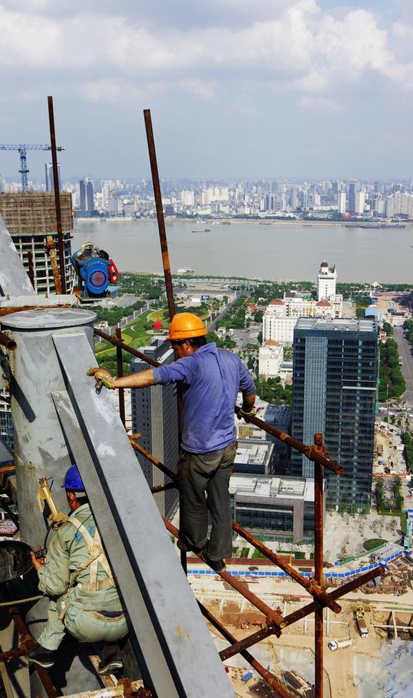 总是说建筑工薪酬秒杀白领!真相到底是什么你可知