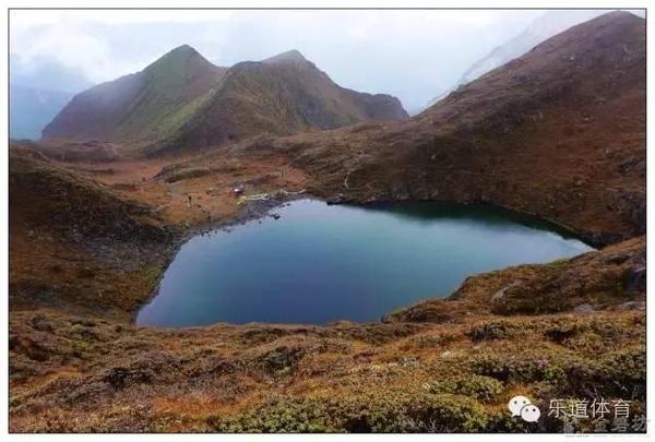 海拔数据:雨崩上村3200米 神湖4350米 徒步距离:25公里