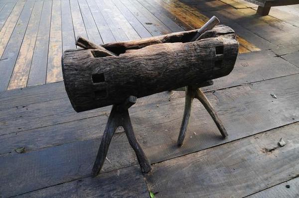 还有一个传说:原本这个木鼓不具备神力,要想具备神力,必须经过一些列