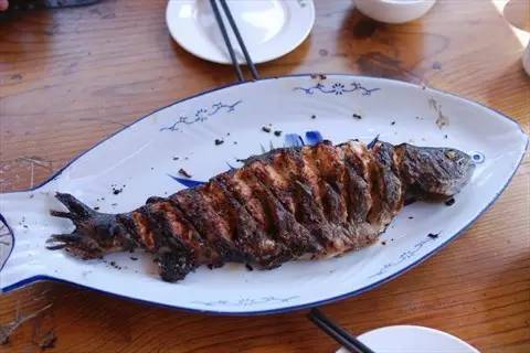 在做鱼和肉的时候,是不是遇到过干锅烧焦的情况,而且觉得焦的部分非常