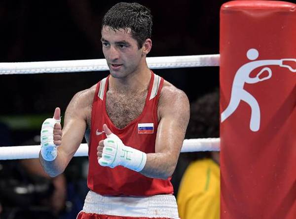 还有一名在里约获得拳击项目铜牌的俄罗斯运动员,米沙·阿罗扬