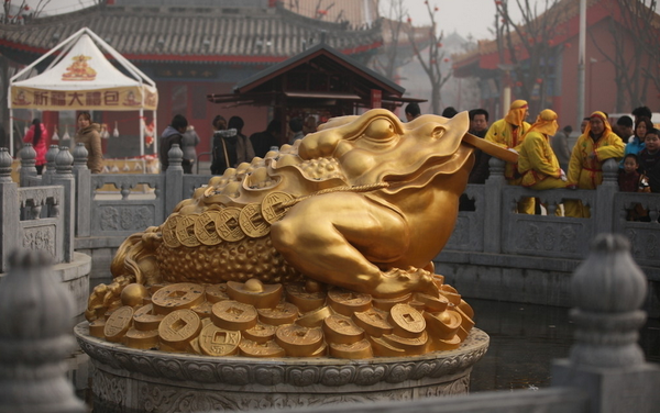 易经风生水 家居风水之招财金蟾的介绍和摆放