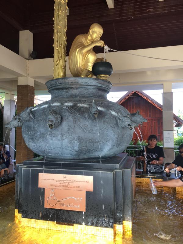 王一鸿老师到访屈班丽寺庙(龙婆坤修行的寺庙)