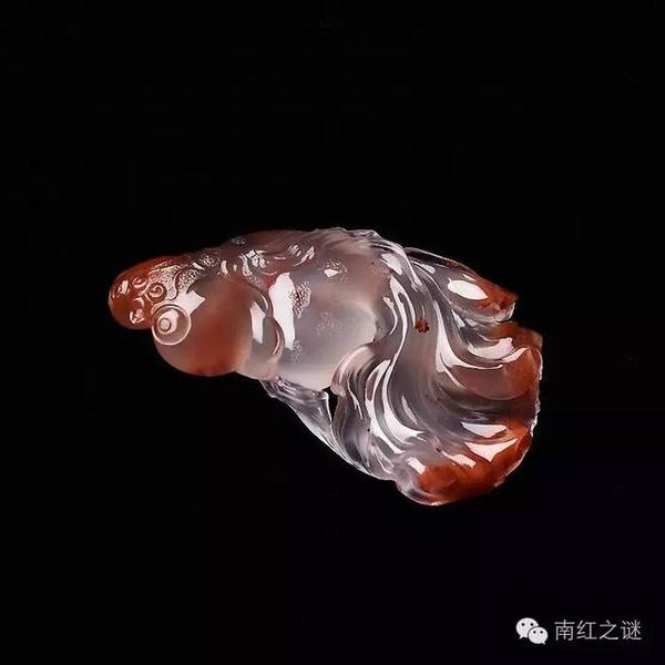 玉雕师动动"手脚",竟用南红把这些鱼雕活了!-时尚频道-手机搜狐