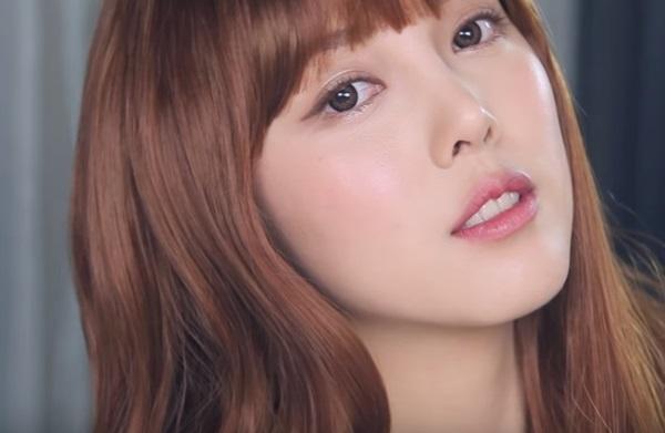 用pony的清新女生妆容成为校园话题吧!