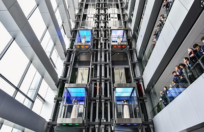 能够水平运行的立体电梯 让你从地铁直达办公楼
