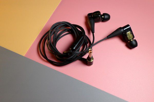 性感的三块腹肌勾引你的耳朵 索尼xba-300ap简评