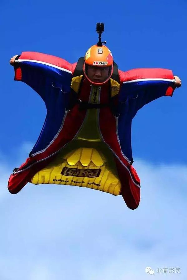 插上翅膀去飞翔