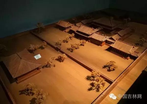 这是渤海国第三代王大钦茂的第四个女儿贞孝公主墓出土的壁画模本,是