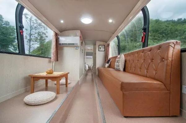 脑洞大开|公交巴士惊艳爆改成房车,超酷炫体验