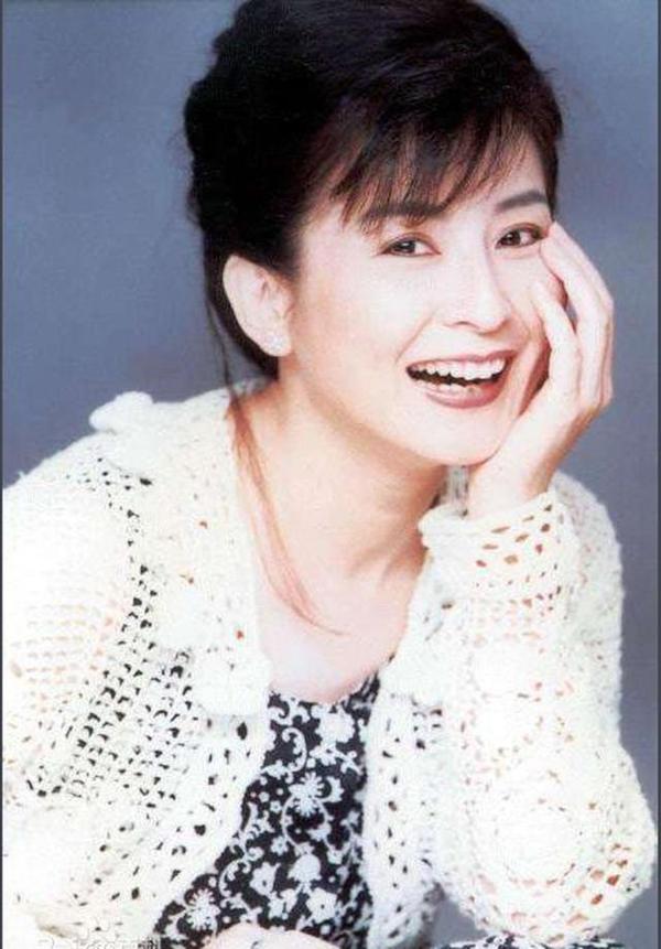 陈淑桦--愿《梦醒时分》的你远离人世间的纷扰