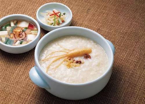 居家食疗养生:巧用黄芪煮药膳粥,健脾又益气!