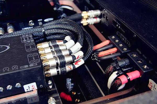 科学专业汽车音响布线