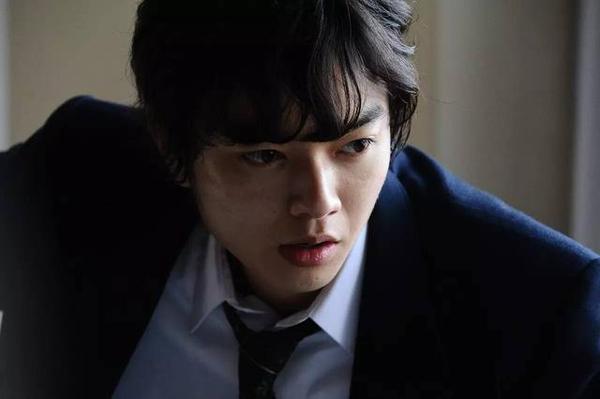 血腥狗带!阉割过的《寄生兽》依然好看