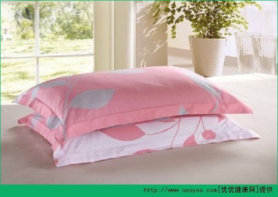 睡觉睡枕头好不好 睡觉用枕头好还是不用好 健康频道 手机搜狐