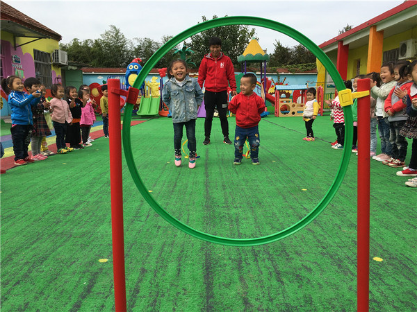 赣榆未来星幼儿园情商游戏课:百发百中