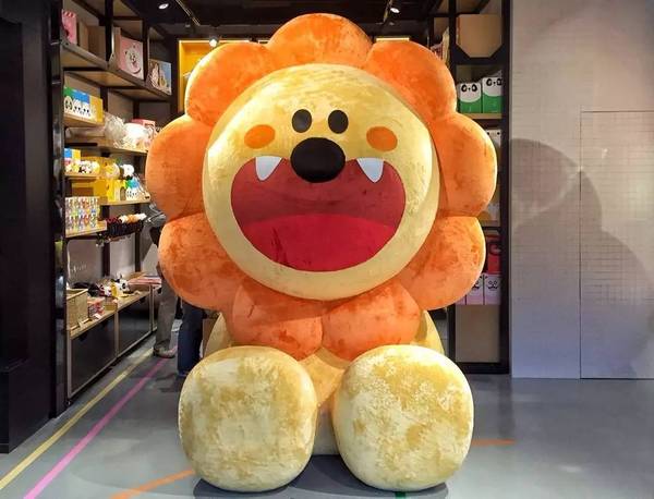 同道大叔开的12星座咖啡馆,第一天就被挤爆了.